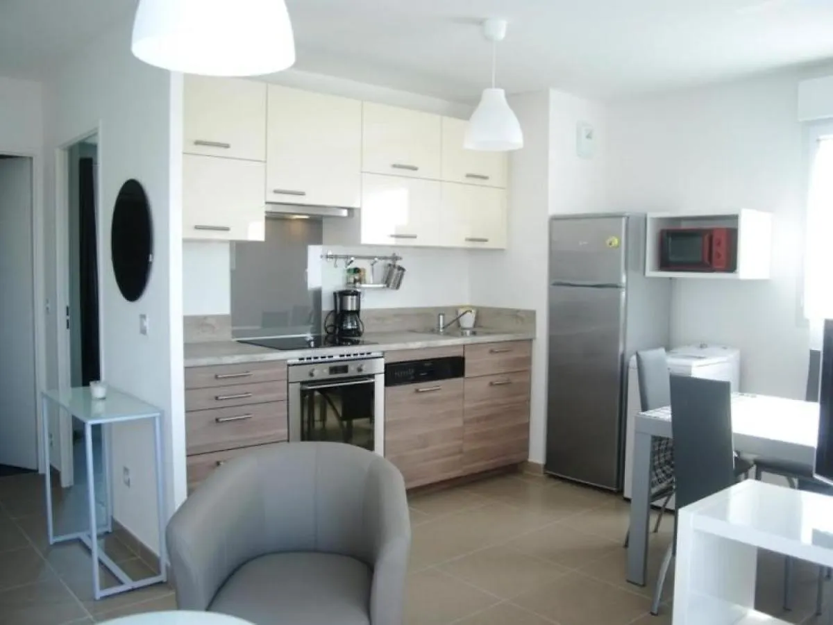 Appartement Moderne Avec Terrasse, Parking Et Clim Au Lavandou - 4 Couchages - Fr-1-251-122 Ле-Лаванду Франция