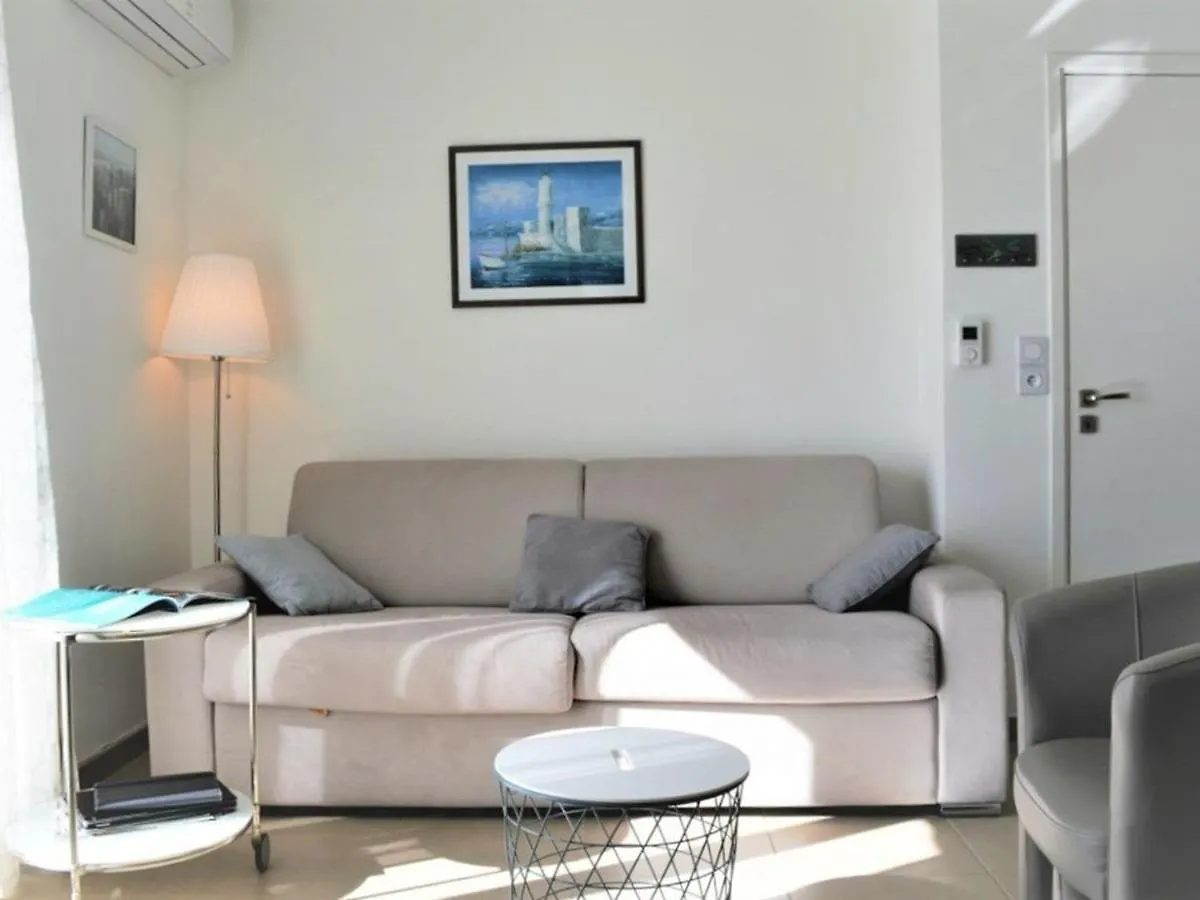 Appartement Moderne Avec Terrasse, Parking Et Clim Au Lavandou - 4 Couchages - Fr-1-251-122 Ле-Лаванду Франция